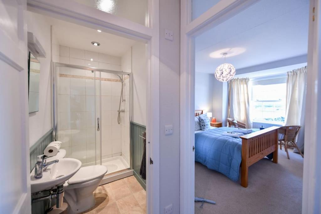 3 Bedroom Townhouse Right On The Harbour Isle of Whithorn Exterior foto